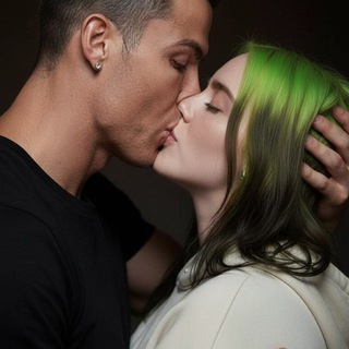 Создай поцелуй на фото💋