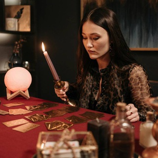 Расклады таро 🔮 Привороты Гадалка